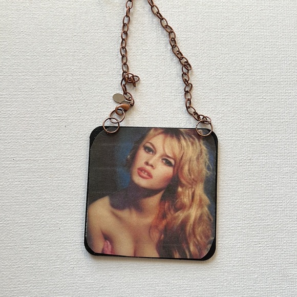 Brigitte Bardot Ornament - Picture 2 of 3